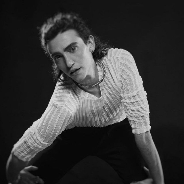 Comunque si è parlato troppo poco dell'epicità di queste foto della nostra diva pazzesca Michele😍🖤