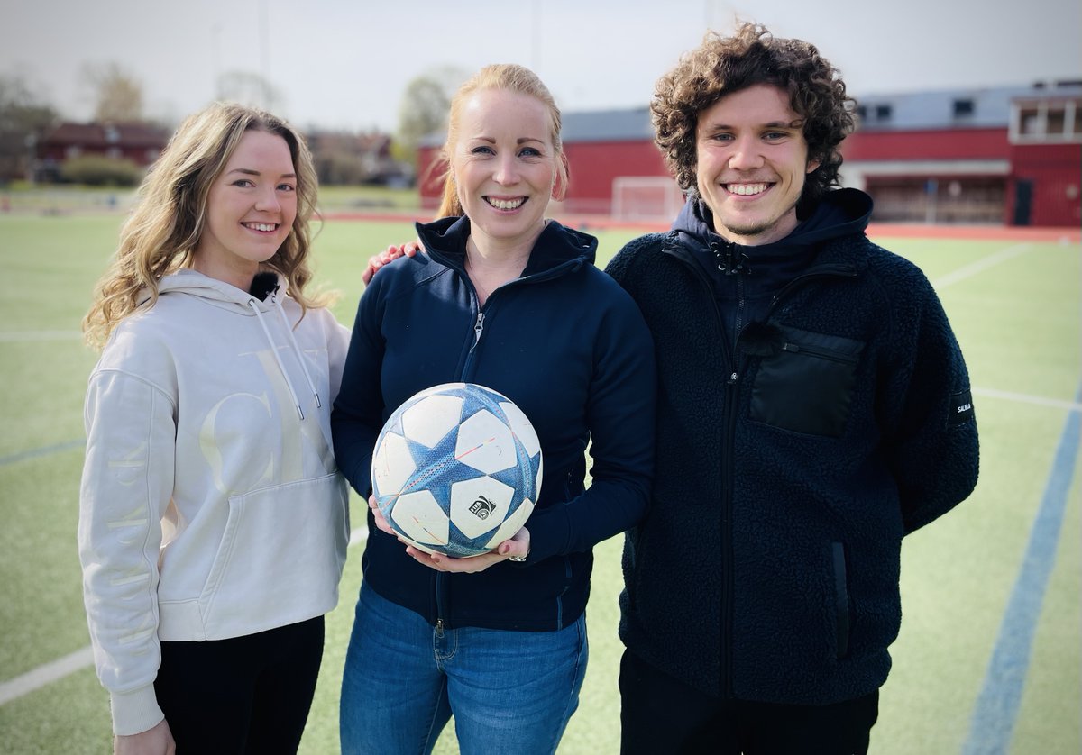 I veckan har vi träffat <a href="/annieloof/">Annie Lööf</a> och pratat idrott och hur politiken kan stötta föreningslivet. Dessutom fick hon spela fotboll med våra programledare Ellinor och Olle. Håll utkik efter inslaget och fler partiledare som pratar idrottsminnen och idrottspolitik. #svpol