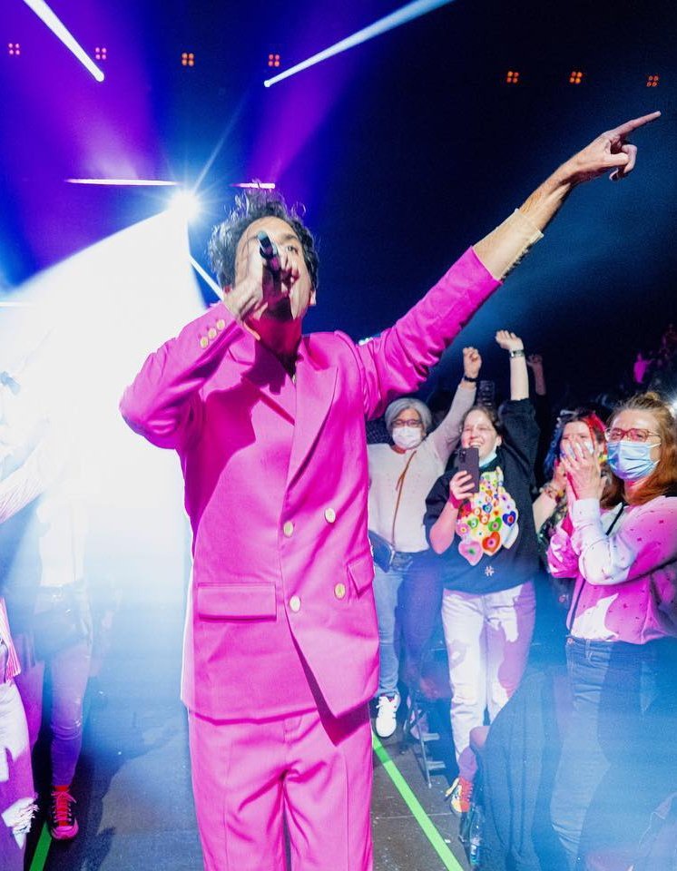 Lmlullaby's tweet photo. I loved the styles Mika used for the #theriteofspring tour too much😍🌼❤💐 https://t.co/WjPpP3dtfn