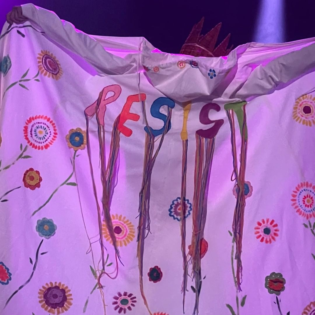 I loved the styles Mika used for the #theriteofspring tour too much😍🌼❤💐