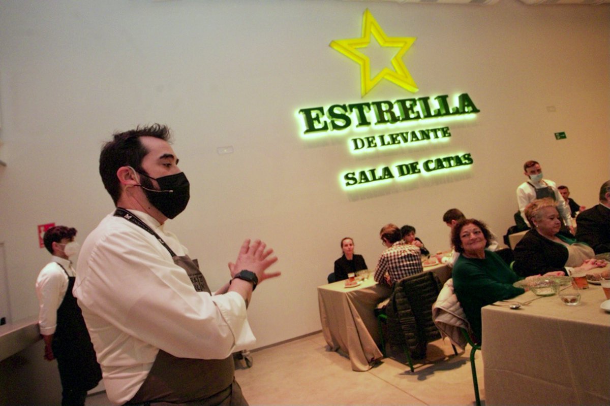 yayodelgado's tweet image. ⭐️ Fantástico @David_Alborada en #SaladeChefs🔥 que ya lleva cinco ediciones. En breve anunciaremos más fechas y nuevos chefs! @estrellalevante