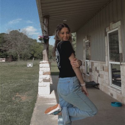 kacinelms's tweet photo. #NewProfilePic https://t.co/mr5wBcAq53
