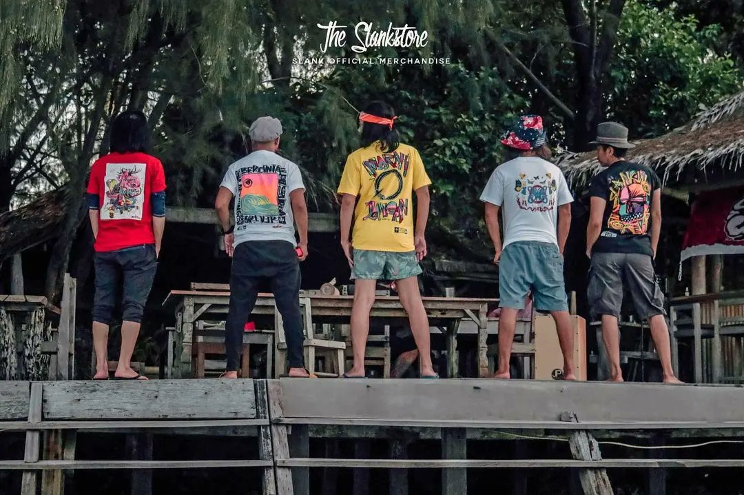 slankdotcom's tweet photo. Hati-hati di jalan buat yang lagi mudik lebaran!
Yuk kembaran baju sama Slank! Order sekarang di #theslankstore
Markas Slank
Jl.Potlot 3 no.14 Durentiga Jaksel 12760
Open : 10.00-18.00 WIB
Order Online : https://t.co/NsSiGFuW8f
#Slank
#slankofficialmerchandise https://t.co/HCfAkrUmvZ