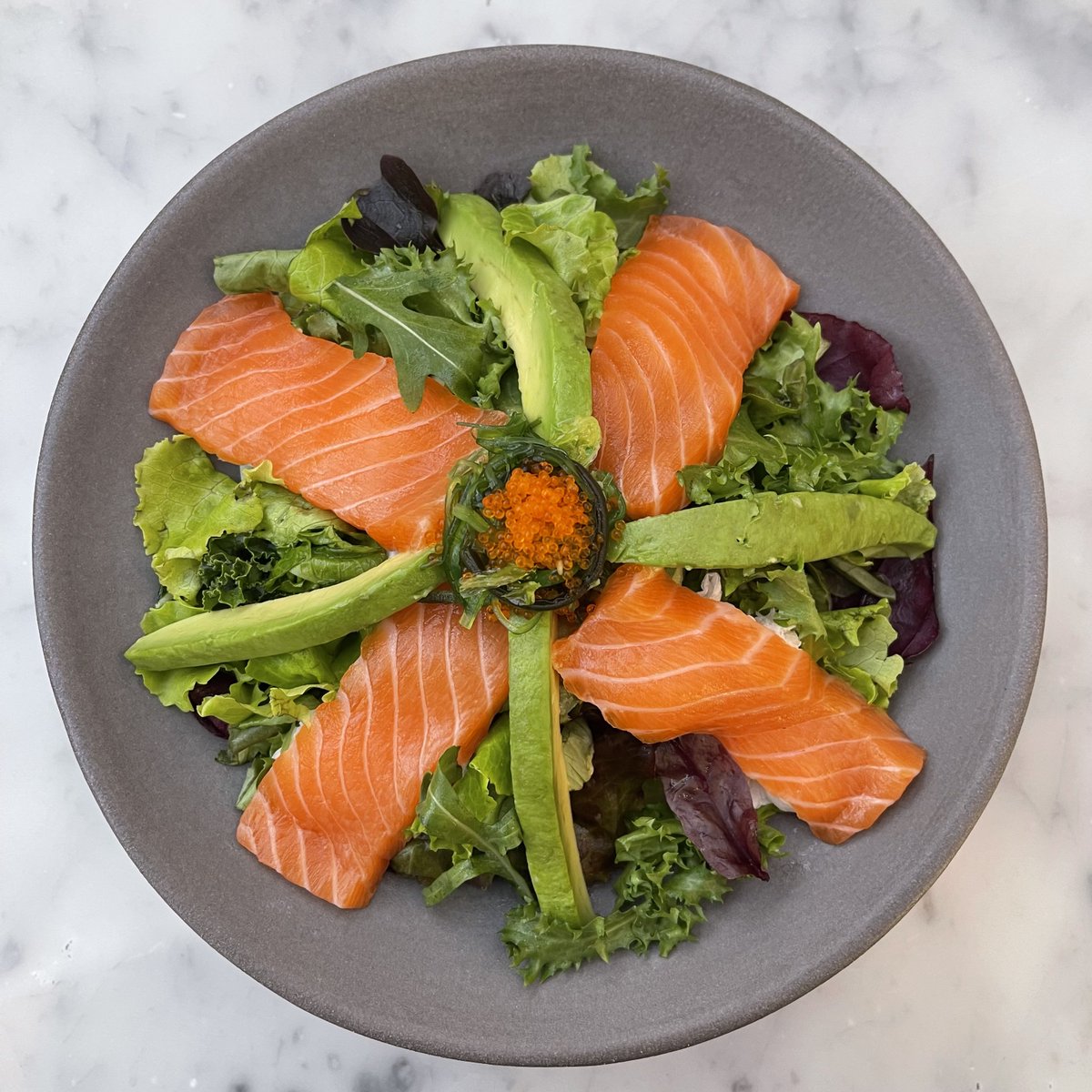 sumosushibento's tweet photo. April's Monthly Specials are almost at its end! 😭 Be sure to try them out at your favorite Sumo branch or place an order for delivery on our Mobile App/Sumo Website! 📲

This month we have our Kaisen Salad and Raku Roll! 🤤🥰🍱🍣

#sumosushibento #dubai #uae #dubaifoodie #ua ... https://t.co/M4iFVwUUIS