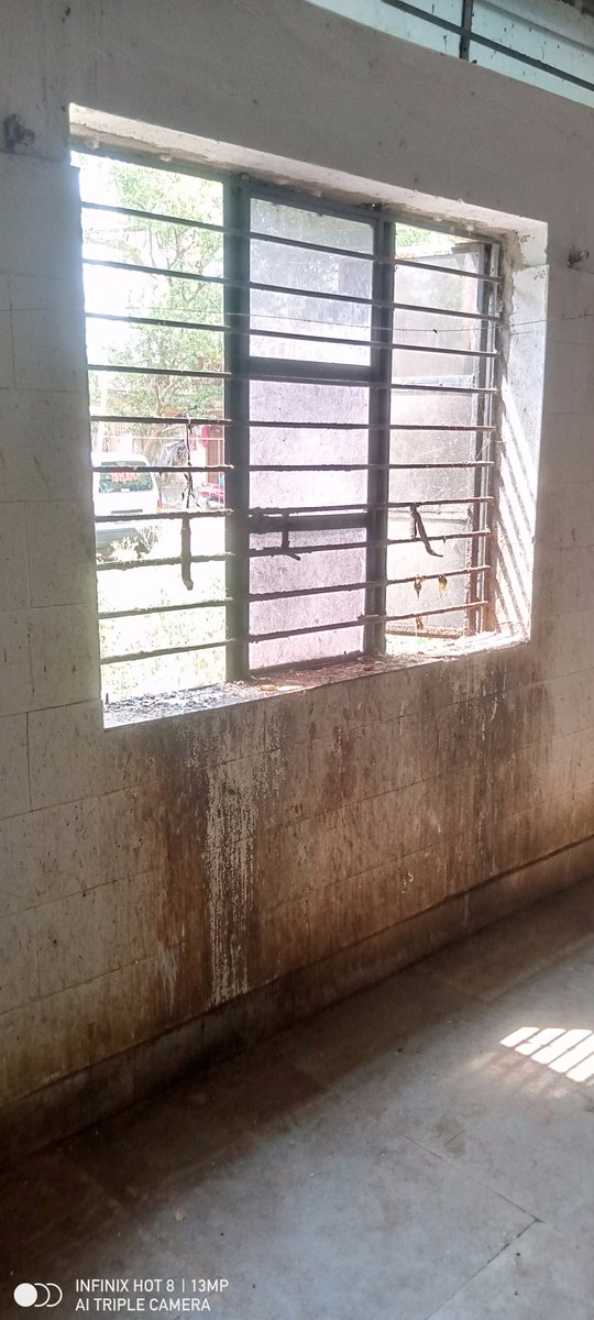 AhirSouvik's tweet photo. সারেঙ্গা ব্লক প্রাথমিক স্বাস্থ্য কেন্দ্রের পুরুষ বিভাগের এবং তার টয়লেটের এই অস্বাস্থ্যকর পরিবেশ.. আর তার সঙগে দিদি মনিদের ব্যবহার🙏🙏🙏🙏🙏 @wbdhfw @DM_Bankura @MamataOfficial https://t.co/4rx37OGY0D