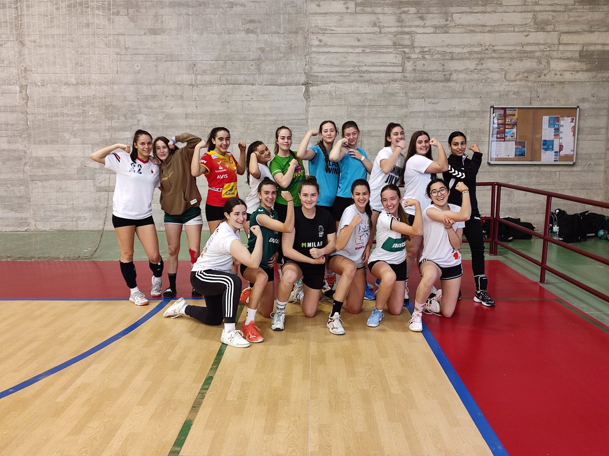 cbm_elche's tweet photo. 🔥 ¡DÍA DE #MiniCopaReina2022! 🔥

🆚 @Atlguardes_ofic
⌚ 9:30
🏟️ Illumbe
📺 https://t.co/HQtu07FjzO

🆚 @BMGranollers
⌚ 16:35
🏟️ Polideportivo Jose Antonio Gasca
📺 https://t.co/TsacR7D1aW

#CanteraCBMElche 🤍💚🤍 https://t.co/KQ803Vk4fo