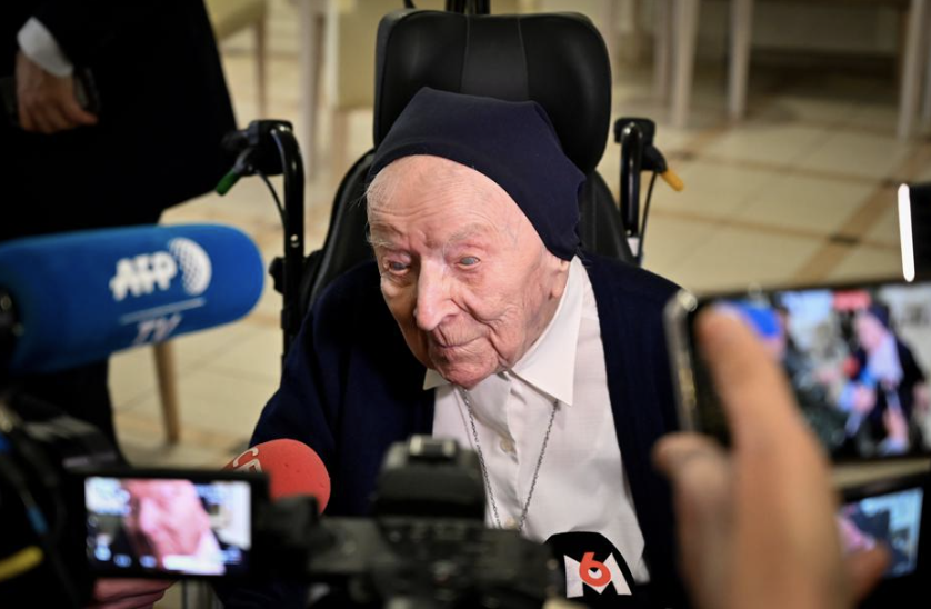ForbesLife's tweet photo. Sister André is now the world's oldest person at age 118. Here are her secrets to an extra-long life. https://t.co/kpXBB6KGKj https://t.co/4CsDqsLU3F