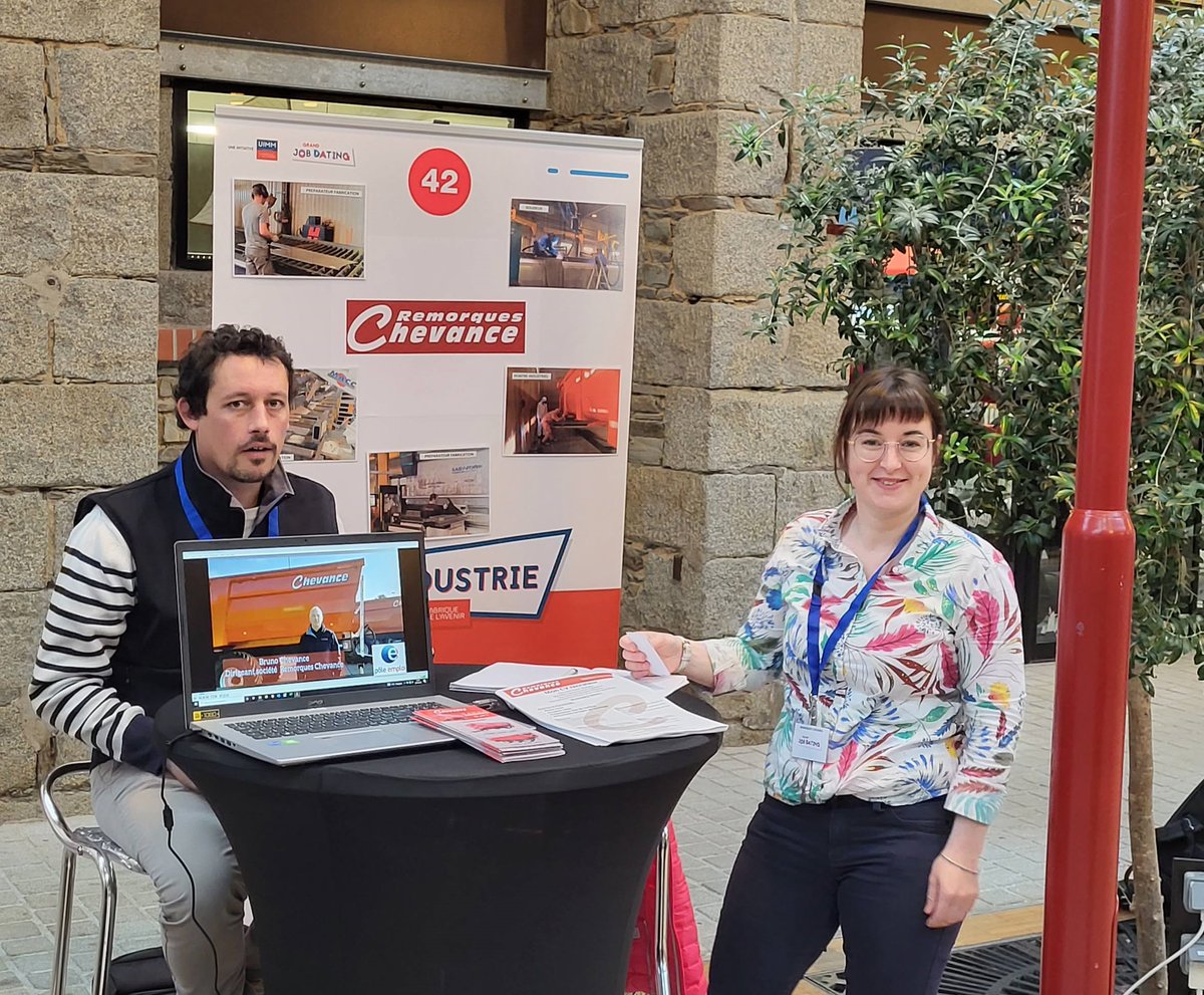 Chevanceremorq's tweet photo. ⚠️Recrutement ‼️⚠️ Aujourd'hui se déroule le grand Job Dating de l'industrie à Saint-Brieuc (Lieu du rendez-vous : Carré Rosengart, 15, quai Armez, au Légué)
+ de 300 postes à pourvoir !

#recrutement #remorques #chambredecommerce #breizhfab #UIMM https://t.co/QdgwJURJrd