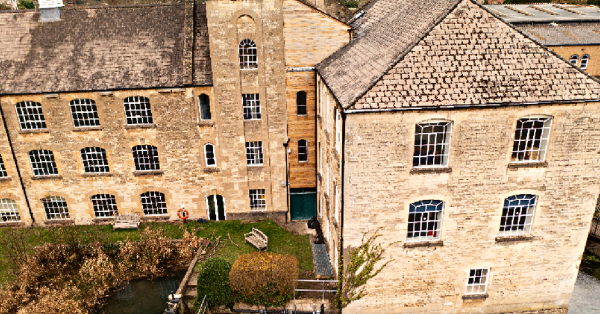 UK100_'s tweet photo. ๐ New on the Knowledge Hub ๐
@StroudDC works with @Cotswold_Energy to install water source heat pumps at Port Mill and Ebley Mill. ๐
This will provide low-carbon heating for council buildings. Read more ๐
https://t.co/KrTSLVWR9D
#NetZeroLocal https://t.co/wYsYfIrJCC