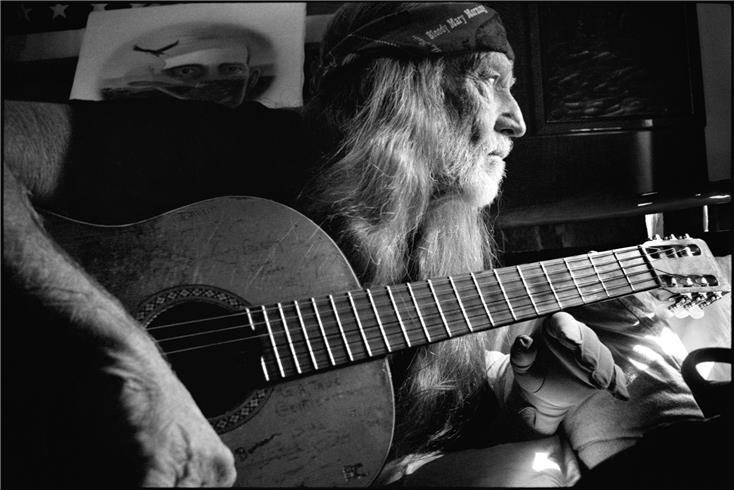 Happy 89 birthday Willie Nelson ! 

Photo de Jim Herrington. 