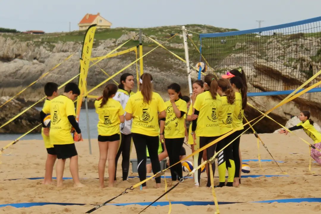 VPvszone's tweet photo. SUB12 πποΈπ¦
#VoleyPlaya #Vszone #Bezana https://t.co/RFIXJANU7o