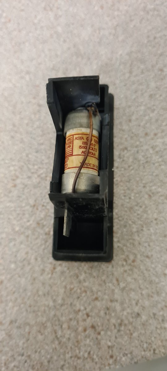 DutyHolderGuide's tweet image. Fridays Find - Is it really worth taking the risk? ⚡

🔎 This “quick fix” is seen more than we would like to admit - Copper wiring being used as a fuse wire! ⚡

Read more -  linkedin.com/feed/update/ur…

#Electricalsafety #EaWR1989 #Fixedwiretesting #GuardianElectrical #Inspection