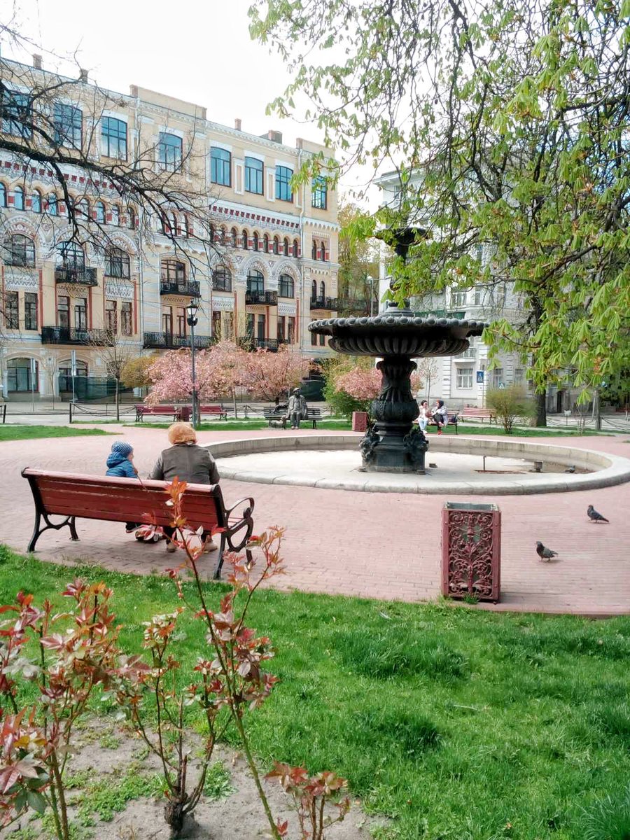 ludmi0701's tweet photo. Ранок у Києві. 
Площа Івана Франка і Пам'ятник Миколі Яковченку.

#Київ #Україна #площаФранка #Ukraine #Kyiv #uasobeautiful #моєріднемісто https://t.co/vwbH0OHTk3