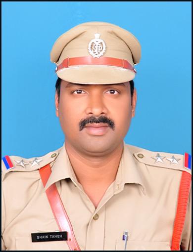 AEturnagaram's tweet photo. Thank you SI Mangapeta, team and the fire fighters for timely responding the fire incidence which broke at Shenagkunta. Your efforts, we have saved many houses from burning. You and your team were proactive and was dedicated in controlling the fire and providing immediate help. https://t.co/YxmgJXTSoz