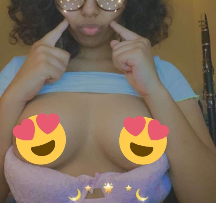 Can I blow you like my clarinet? 😚 #nsfwtwt