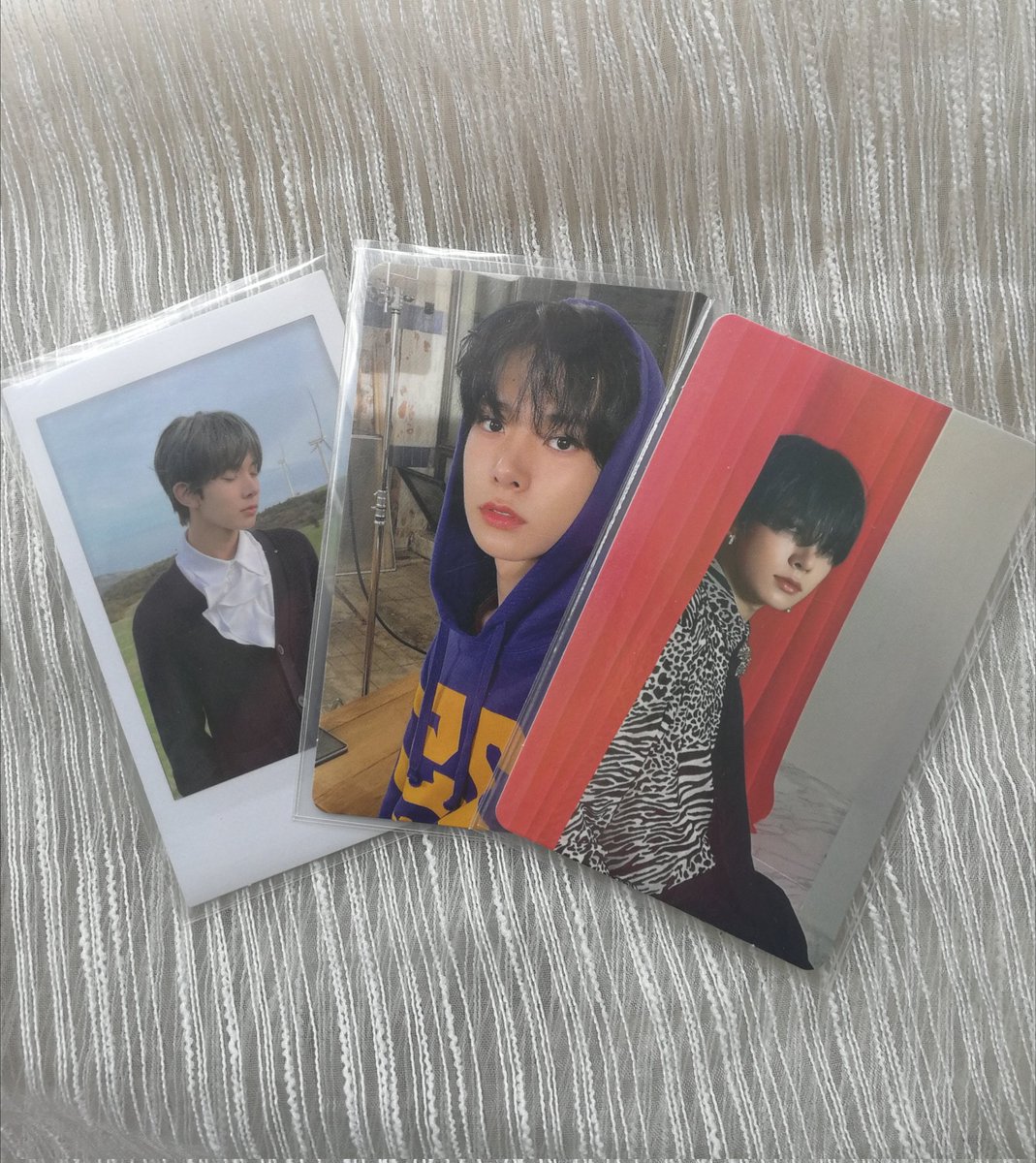 lflhs's tweet photo. ꒰ wts ␥ lfb ␥ ph ꒱ HELP RT !! 

✶ hee hoodie set
𓏔 SET FOR ₱650
𓏔 all are on hand &amp; mint condi
𓏔 payo / dop ; payo ₱630
𓏔 dm / comment mine
𓏔 ‼️rpbyt

⌗ wts lfb enhypen heeseung charybdis hee hoodie yet pola scylla holo https://t.co/4SF2vBBVor