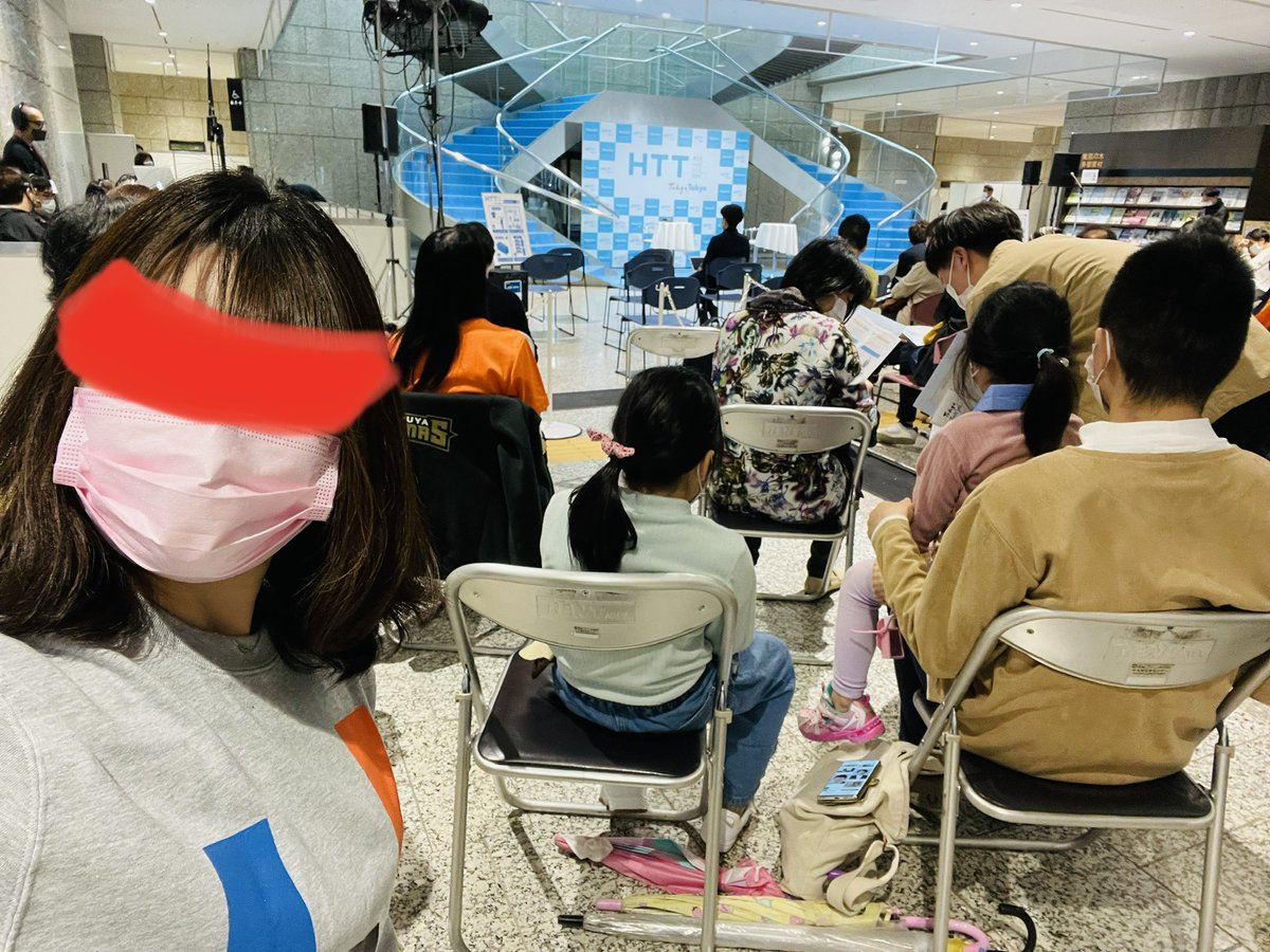 s2_lotus's tweet photo. 都庁へ💕
ファッションショー中ずっとティモンディが立っていてくれたから楽しかった☺️🌸
前田選手間違えちゃったね✨笑
高岸選手、手を振ってくれてありがとうございます🙋‍♀️🙋‍♀️🙋‍♀️✨
#Timon_Chan_ 
#TimonD_Maeda 
#tocho_koho 
#HTT https://t.co/YAp3I1GjKV