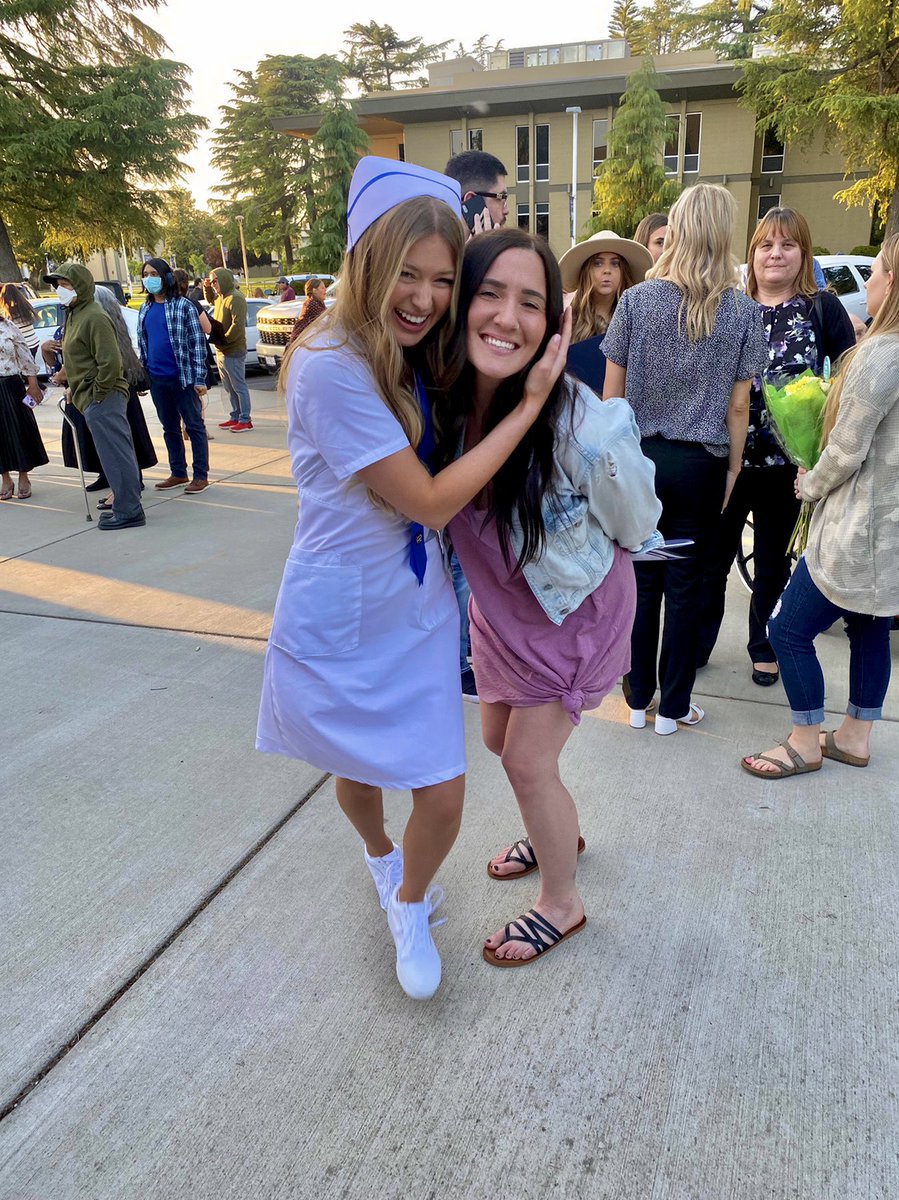 hinez_c's tweet photo. MY BESTIE GRADUATED NURSING SCHOOL !! 🥹❤️ https://t.co/BuXQqJDoq7