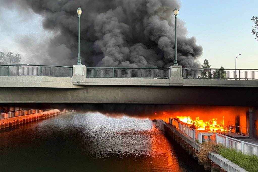 Homeless encampment fire erupts and pics reveal massive smoke cloud ...