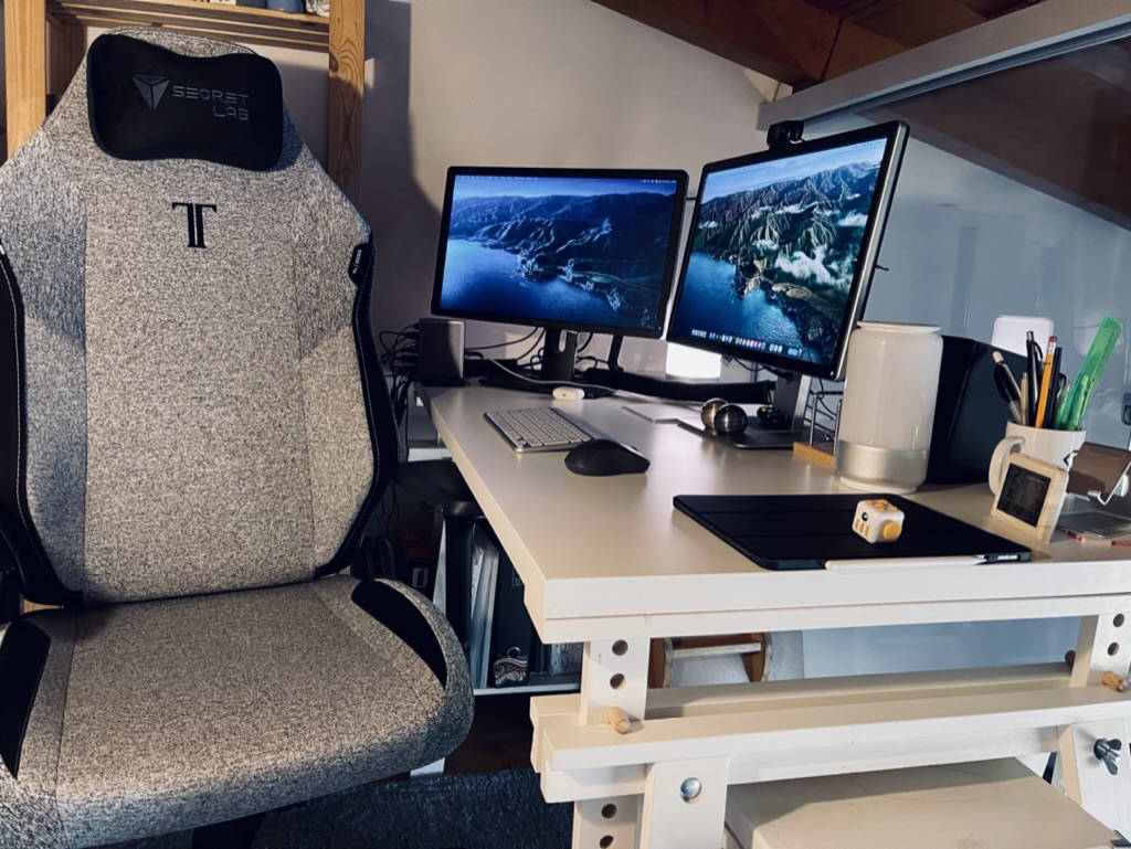 Now the office setup is complete! #secretlab