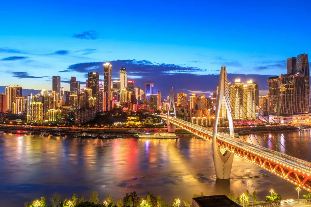Demon_Lux's tweet photo. @SjamaanN Hi Patrick. I'm from Chongqing of China. Lots of delicious food and beautiful views here https://t.co/BSFXLIZ32d