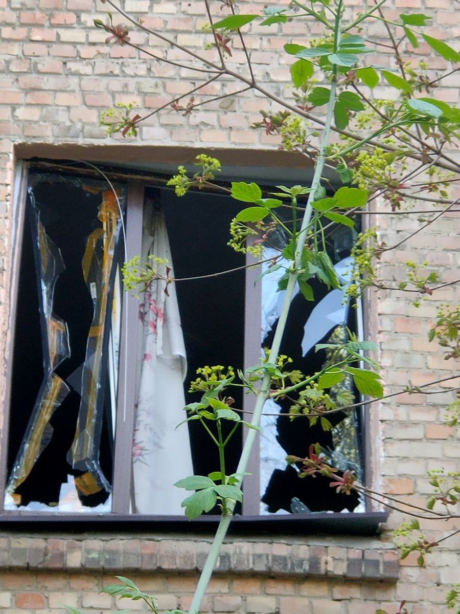 guillaume_ptak's tweet photo. My apartment in #Kyiv following yesterday’s missile strikes.

#Ukraine️ #UkraineRussiaWar #UkraineWar https://t.co/meTyk400Bl