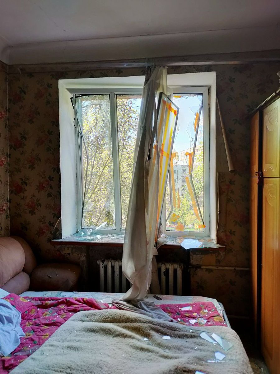 My apartment in #Kyiv following yesterday’s missile strikes.

#Ukraine️ #UkraineRussiaWar #UkraineWar