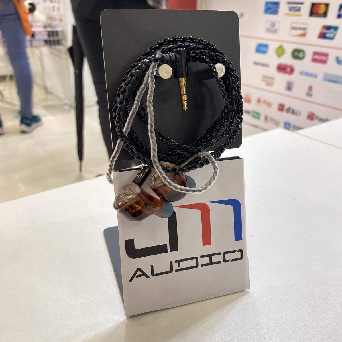 e_earphone_OSU's tweet photo. 【#eイヤ名古屋大須店】
新製品、先行展示試聴会が19時まで開催中です😄🎉
#EFECTaudio CHIRONとCenturionケーブル2機種
#limeears の「ANIMA」は日本初展示のユニバーサルフィットイヤホン😻👏
参考展示中で今ですとゆっくりご試聴も可能ですので是非お店に足をお運び下さいませ😃🎶✨ https://t.co/iFO31i9Gz7