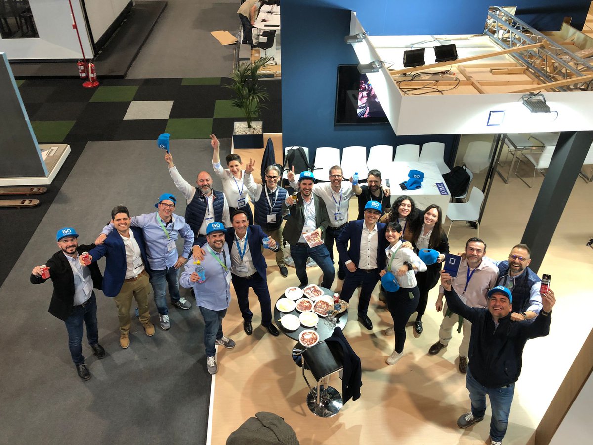 GriesserIB's tweet photo. 🎉No hay mejor final que después de una semana de intenso #trabajo en #REBUILD2022, celebrarlo entre #empresas amigas con #sinergias conjuntas.
Gracias @IsoChemie_ES, #SombrahControlSolar, @indalsu, #Paee y @ZokoraLoyalty.
Nos vemos en breve 👋
@rebuildexpo @IFEMA https://t.co/1FoNDqS4Js