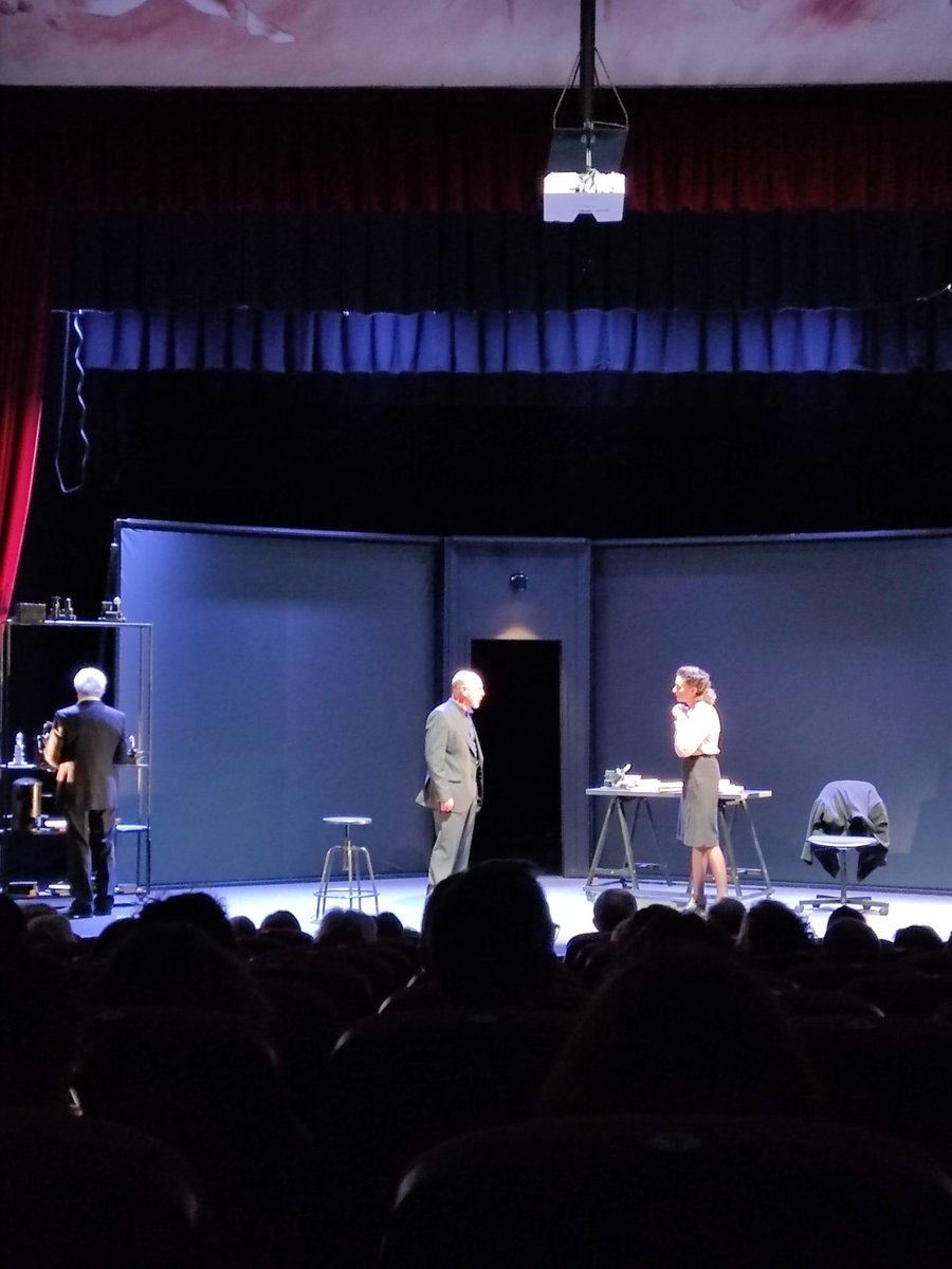 Rosamaralm's tweet photo. Ayer en el Centro Cultural de Picanya pudimos disfrutar de la obra "Proyecto Meitner" la historia de la científica Lise Meitner. Reivindicativa y reveladora. @TeatreCRIT @ProyectoMeitner💜#proyectomeitner #historiadelaciencia #mujeresyciencia https://t.co/OrO3T5J6Bo