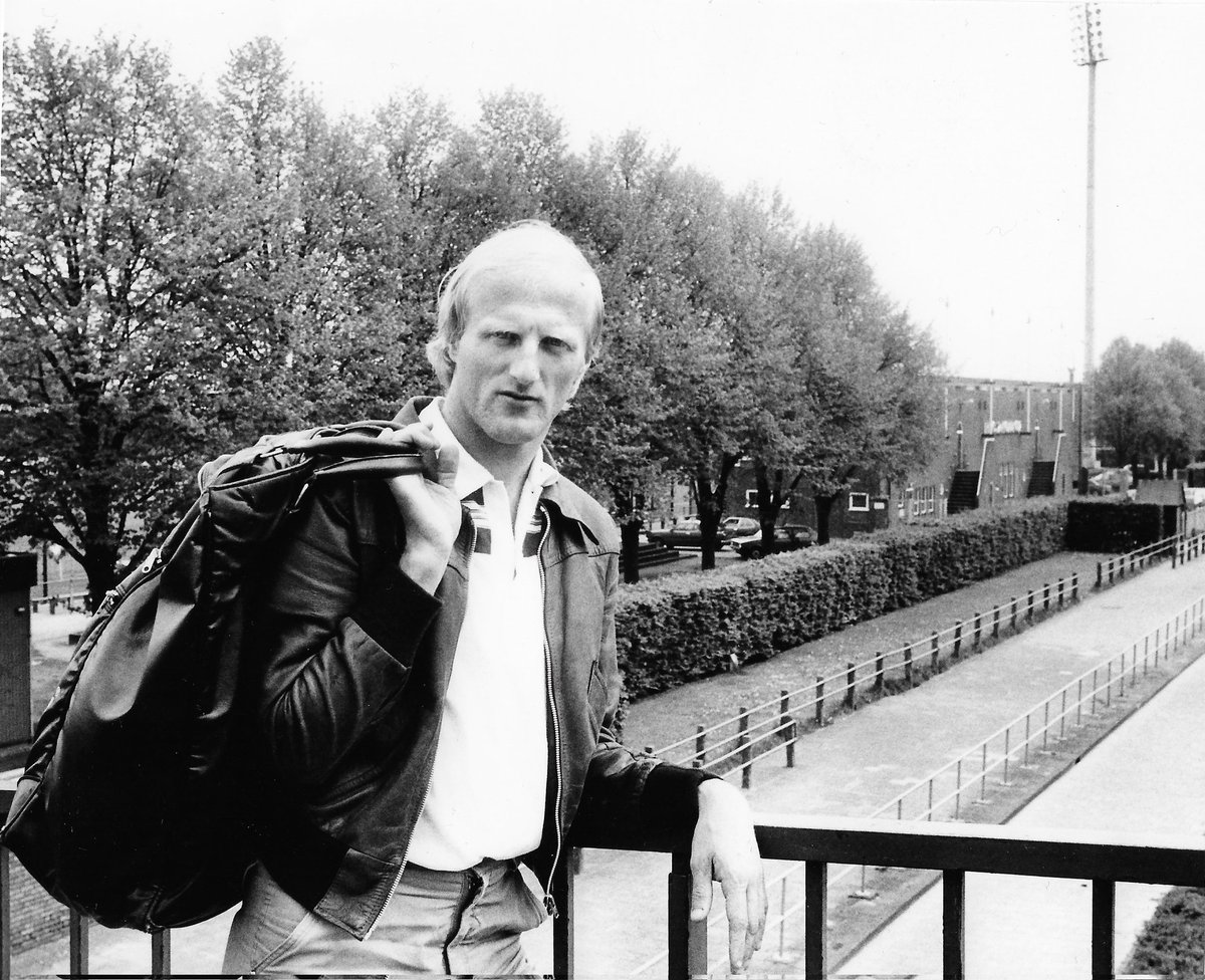PECZwolle's tweet photo. #CultFriday 💚 https://t.co/2kIWnAbrOd