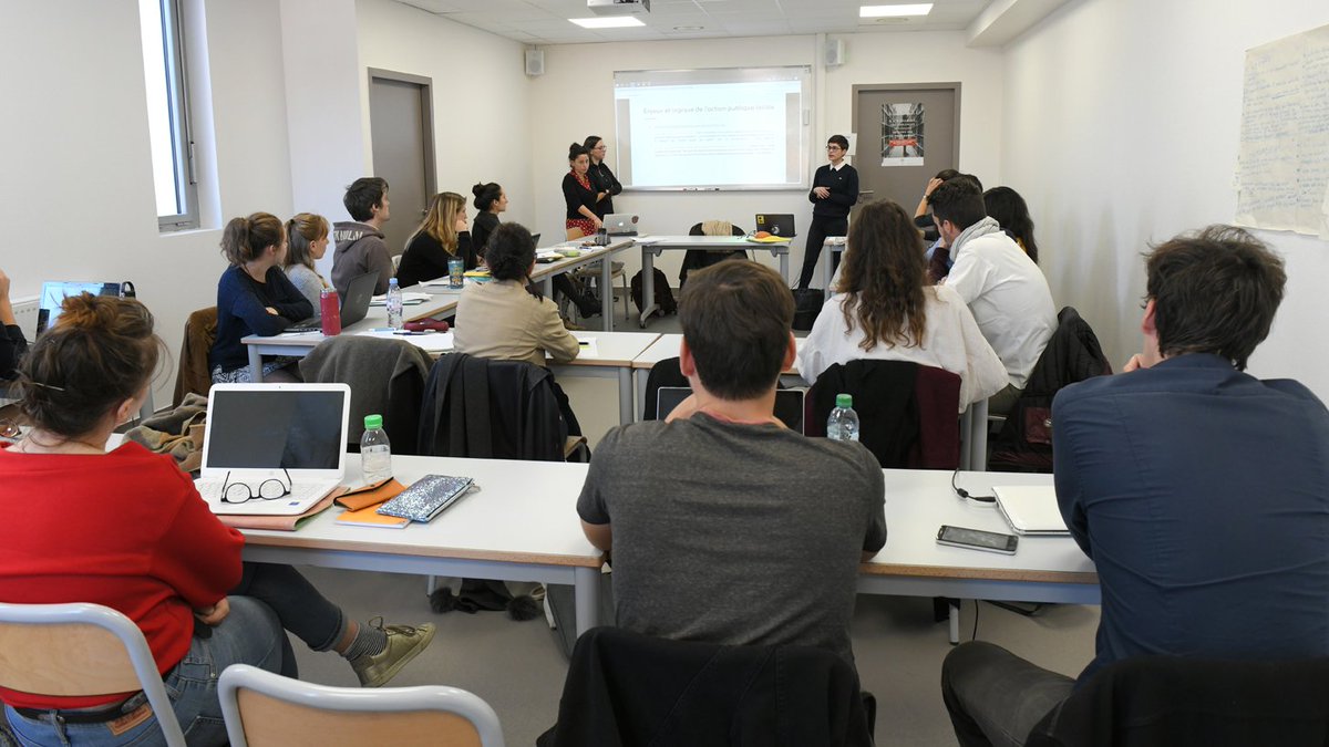 Univ_St_Etienne's tweet photo. [Classement 🥇] L'@Univ_St_Etienne obtient la première place du classement 2022 des meilleurs masters en droit et sciences politiques réalisé par @letudiant ➡ https://t.co/GTWfYw3YOG
#université #saintetienne #réussite #valeurajoutée #master #droit #sciencespolitiques https://t.co/GhPBBi6hBP