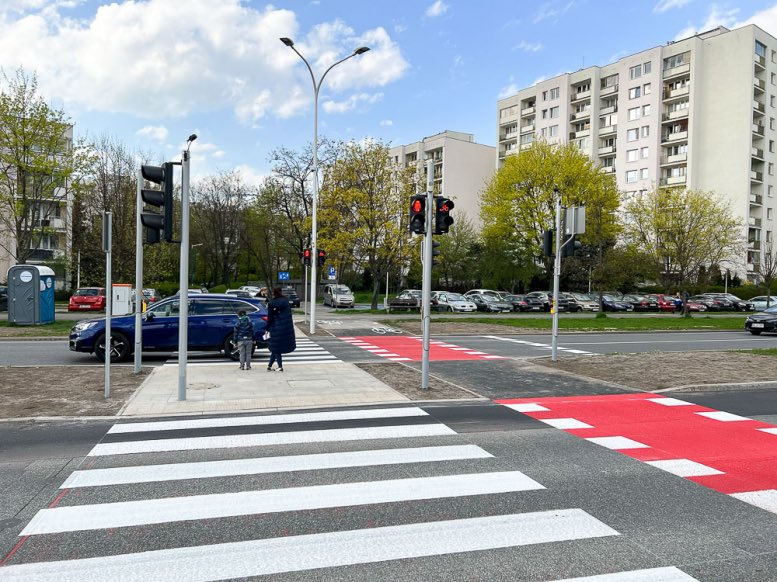 MiastoUrsynow's tweet photo. Przejścia na #Gandhi przy #Teligi i #Hirszfelda już z sygnalizacją 🚦 Tym samym zebry są już przygotowane na ewentualny natłok samochodów z objazdu #POW…https://t.co/T5KbJTGZ56 https://t.co/Nu74V2dQaW