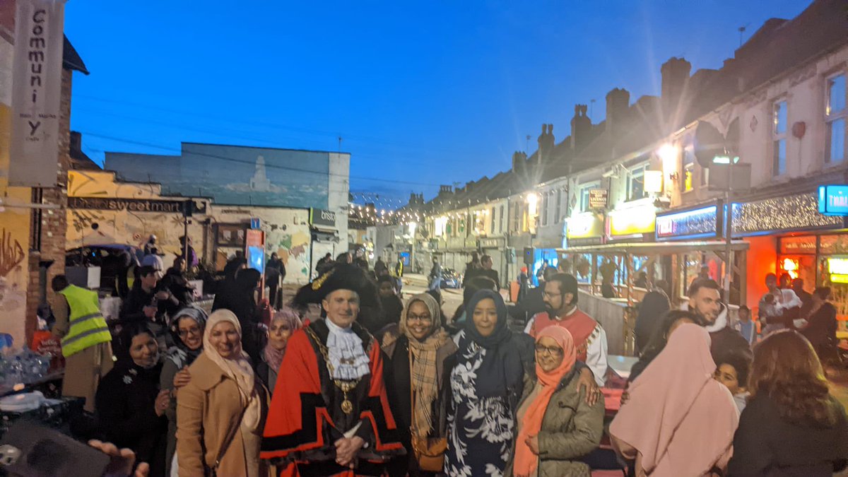 brislordmayor's tweet photo. Thank you so much to everyone who made the #GrandIftar on #StMarksRd such a success. A brilliant evening of community, friendship and food #RamadanMubarak #iftar https://t.co/SSeXHuzoSS