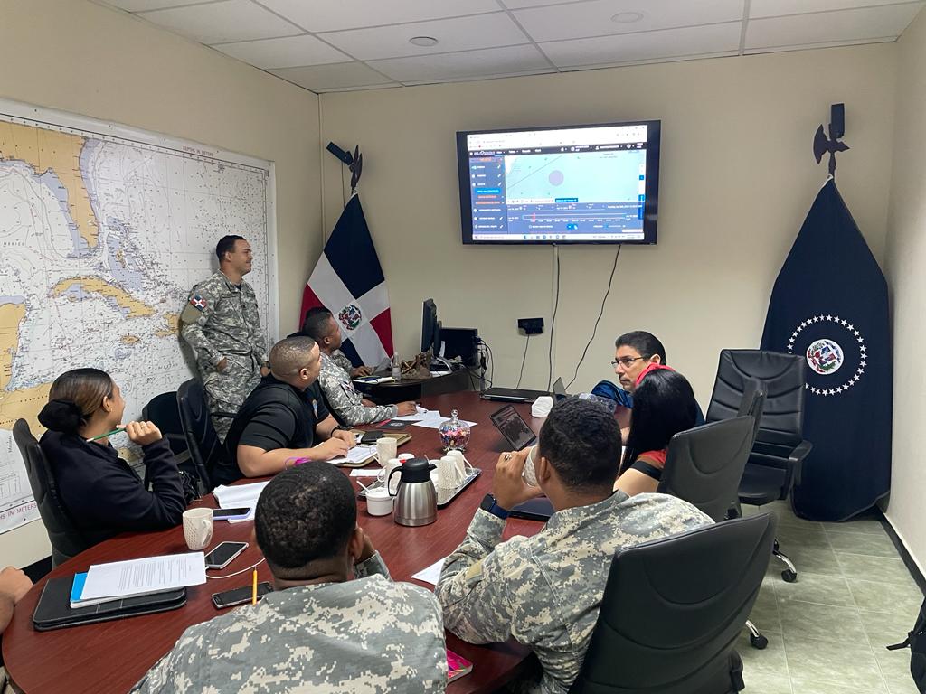 UNODC_MCP's tweet image. @UNODC_MCP fortaleciendo el acceso a los mecanismos de detección y rastreo de embarcaciones a través de las plataformas digitales, a los agentes del Centro de Operaciones marítimas de República Dominicana y el C5i del Ministerio de Defensa.@UNODC_ROPAN #SeaVision @MiwaKatoEmpower