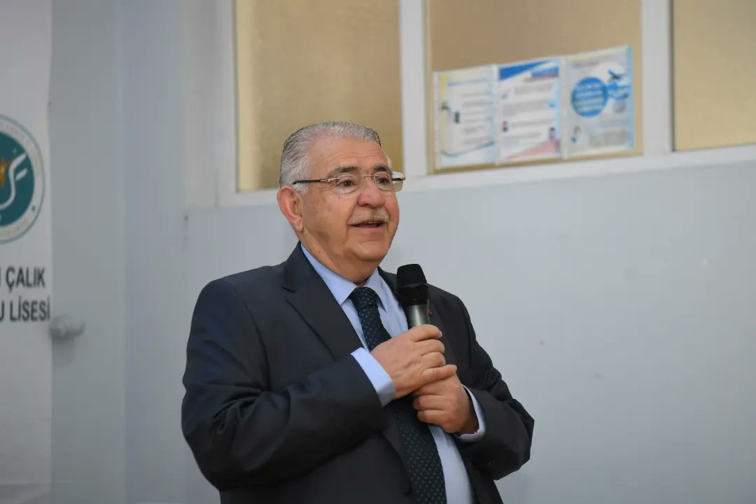 ibrahimcalik46's tweet photo. Onikişubat Belediye Başkanı Hanefi MAHÇİÇEK Öğrencilerimizle Okulumuzun Toplantı/Konferans Salonunda Buluştu. Sayın Başkan, EXPO 2023'ü Anlattı. Kendisine Teşekkür Ederiz. 
#expo2023 
#expo2023kahramanmaraş https://t.co/i0tCQfsNIx