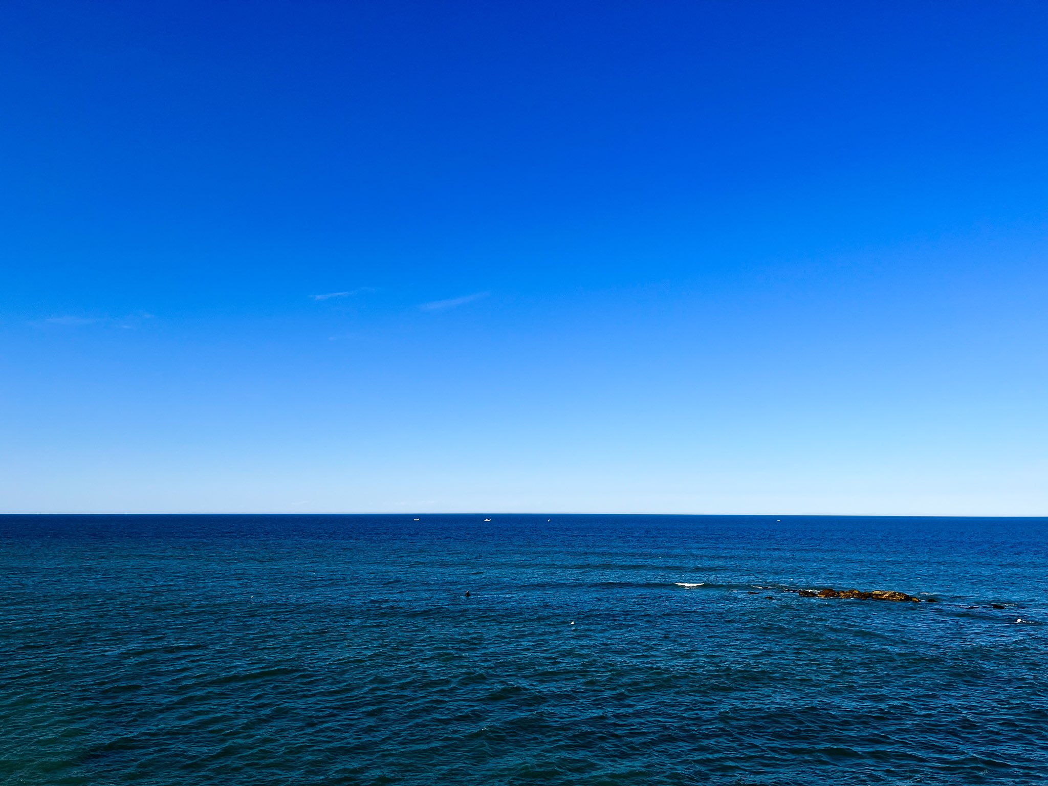たくろう 地方公務員マーケター 今日もオホーツク海は蒼い 写真 写真好きな人と繋がりたい Iphone13mini 青 青空 海 T Co 9lmw5rzzoe Twitter