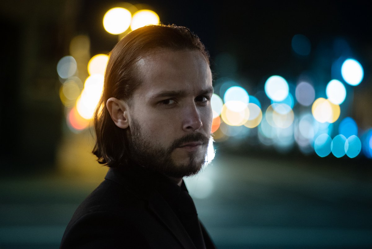 hleblat's tweet photo. Man's portrait.
#Minsk #belarus #man #photo #art #portrait #photography #peace #night https://t.co/7f8cpxXB1g