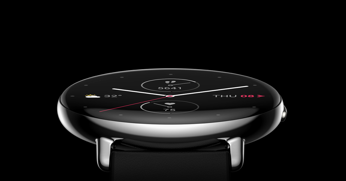 ZeppGlobal's tweet photo. Smooth and sleek, slim and stylish. The curve of the #ZeppE's pure black 3D glass screen radiates elegance. #Zepp #smartwatch https://t.co/7ImTON554a