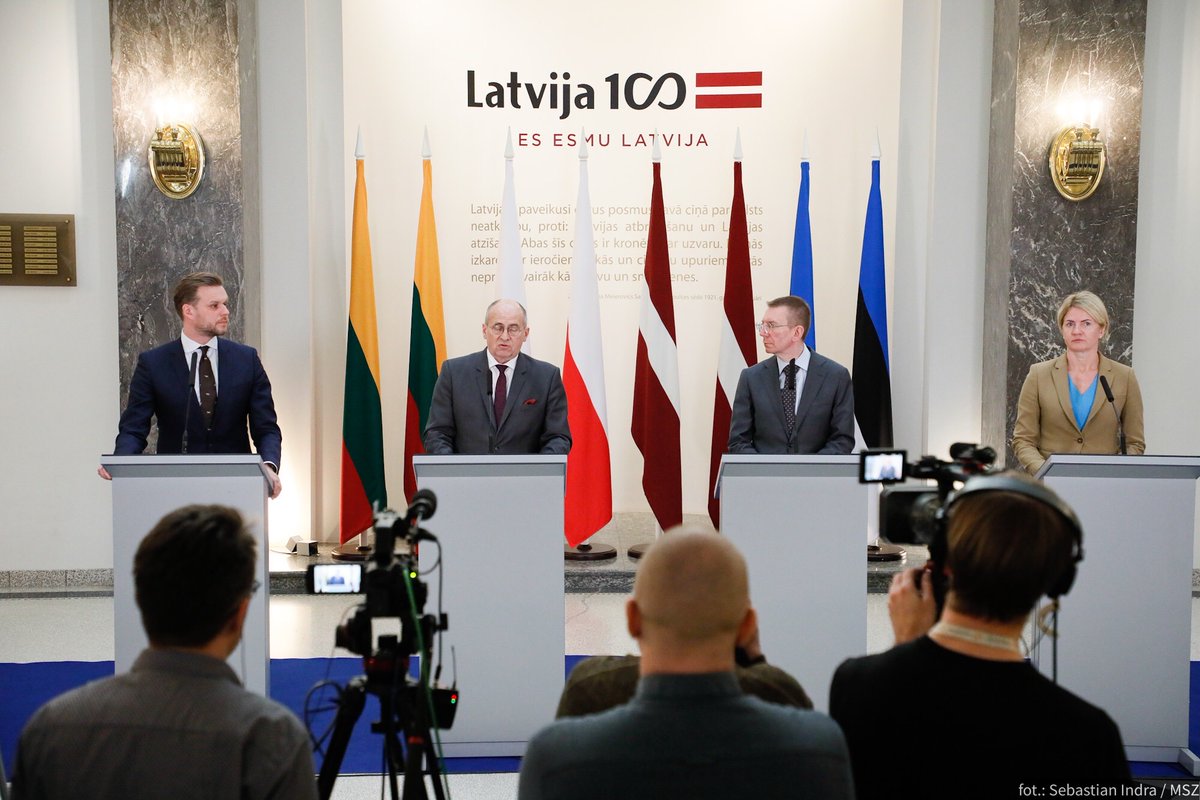 PLinLatvia's tweet photo. W #Rydze trwa spotkanie Ministrów Spraw Zagranicznych 🇵🇱 🇱🇻 🇱🇹 🇪🇪 https://t.co/tzJxmXqOva