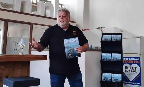 MAGAZINE ONTDEK VELSEN KOMT ER WEER AAN | De zomer staat voor de deur. En wat voor één! We kunnen weer en dat is te merken ook. De UITagenda op de website staat weer vol activiteiten. 
Lees hier het hele artikel: ijmuiden.nl/magazine-ontde…

Foto's: Erik Baalbergen