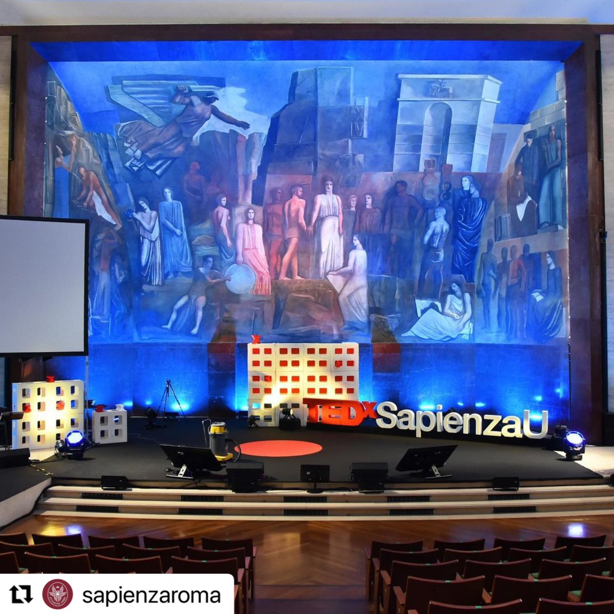 SapienzaRoma's tweet photo. 🌄 #Buongiorno Sapienza e buon #29aprile dall'Aula magna, pronta per la prima edizione del #TEDxSapienzaU intitolata "ACT - Lead the Change"

[oggi, in diretta dalle 9.30 su ➡️ https://t.co/DaqXpbDL5W]

#eXploringideas #ideasworthspreading
(foto da https://t.co/LwUbu2GZ7r) https://t.co/onJxCpdExt