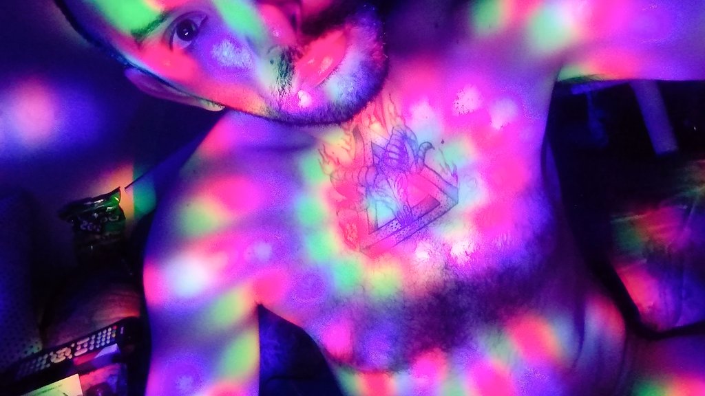 FerKalanth's tweet photo. Hey que onda bb's
Buen vibre 
A todos 
Ya los tenía olvidados...
Me gustaría saber
Cuál es su manera más exitante de darse placer y pasión... Que es lo que más les exita de esta dimensión terrenal???
🌎🔥❤️😈 https://t.co/RUqFaEMD7l