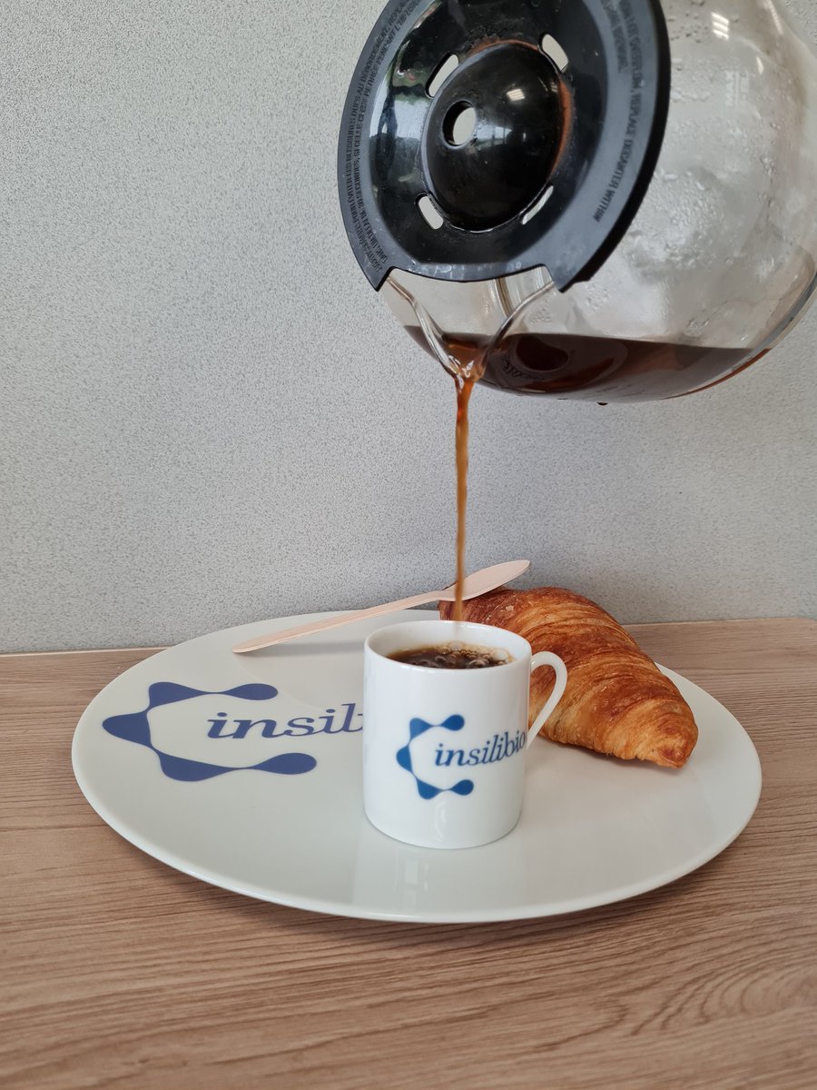 insilibio's tweet image. Merci et félicitations à la Porcelaine Carpenet pour votre travail sur les assiettes et les tasses aux couleurs d'InSiliBio #porcelainmade #Limoges
