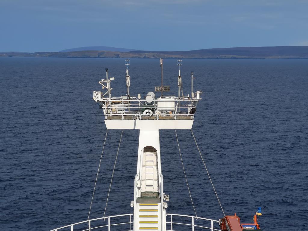 After a week in the north sea on the #RRSDiscovery, with @seachangeerc, we finally reached Shetland 🚢