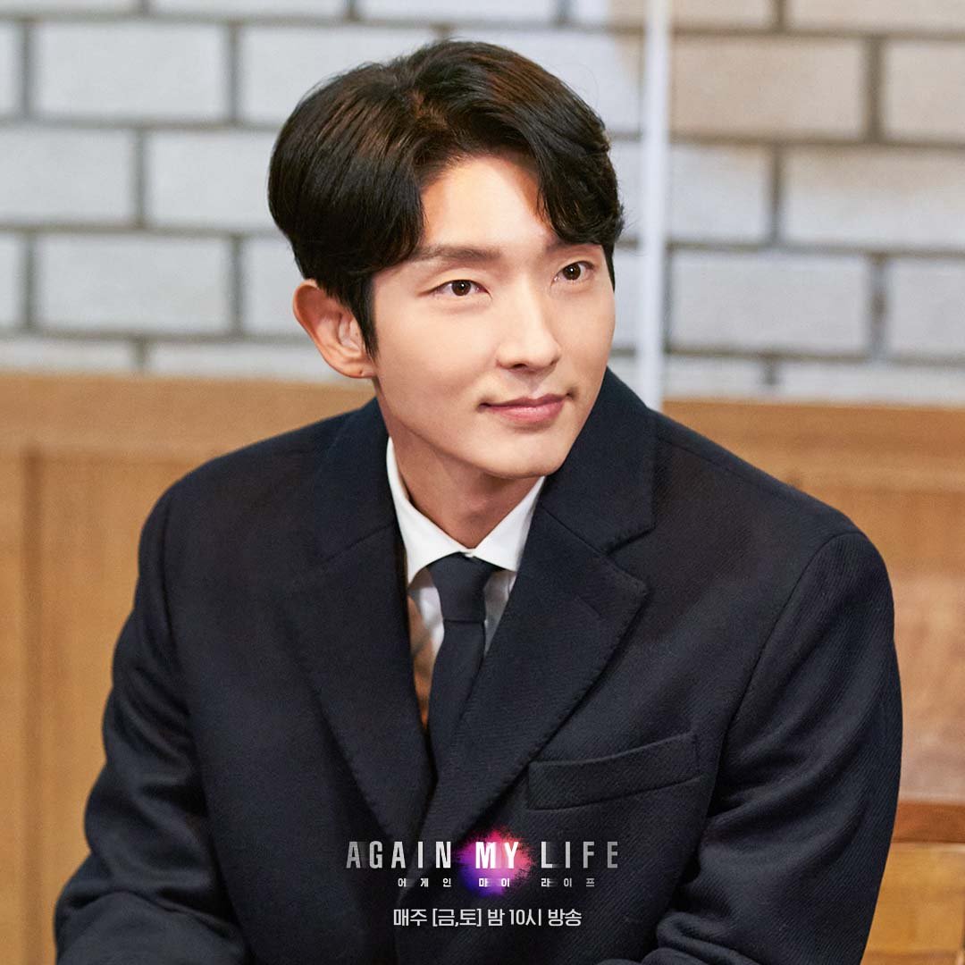 PortalJoonGiBR's tweet photo. 📸| 29.04.22 - Atualização das redes sociais da SBS
"Lee Joon-gi torna-se procurador da Promotoria do Distrito Central de Seul 👏
Por que toda a equipe de Lee Joon-gi se reuniu?"
#LeeJoonGi #이준기 #어게인마이라이프 #AgainMyLife @KimJaeKyungBR https://t.co/bgKW1aGCVR