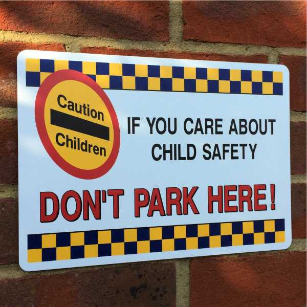 LowfieldPrimary's tweet photo. Parking is becoming an issue again by Umix - Please do not park in this area, even for a moment. https://t.co/NjD04fc9Rf