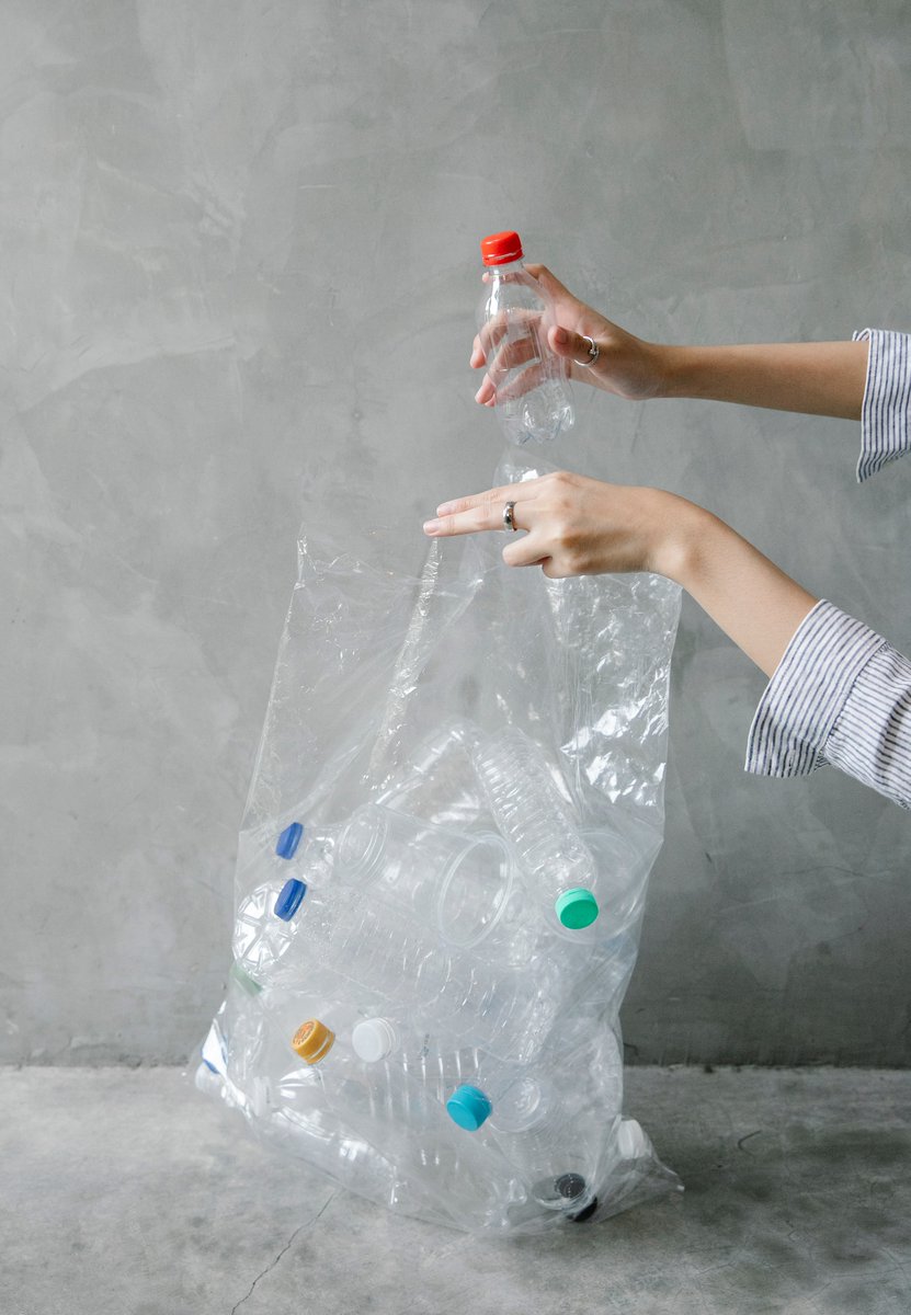 gemeenteDFM's tweet photo. ♻️Scheiden=recyclen – Wist je dat…. je plastic, metalen blikjes en drinkpakken (pmd) gratis kunt inleveren op het milieuterrein? Hiervoor kun je een transparante zak gebruiken. Transparante zakken voor pmd bieden we vanaf eind mei ook aan op het milieuterrein en de servicepunten https://t.co/IJgRb6MnCq