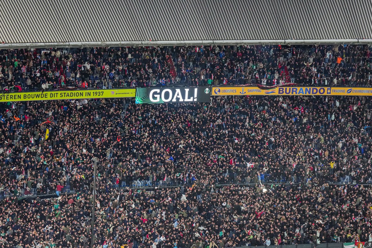 CyrielDessers's tweet photo. European Nights in De Kuip❤️ https://t.co/3OR7FYiSC1