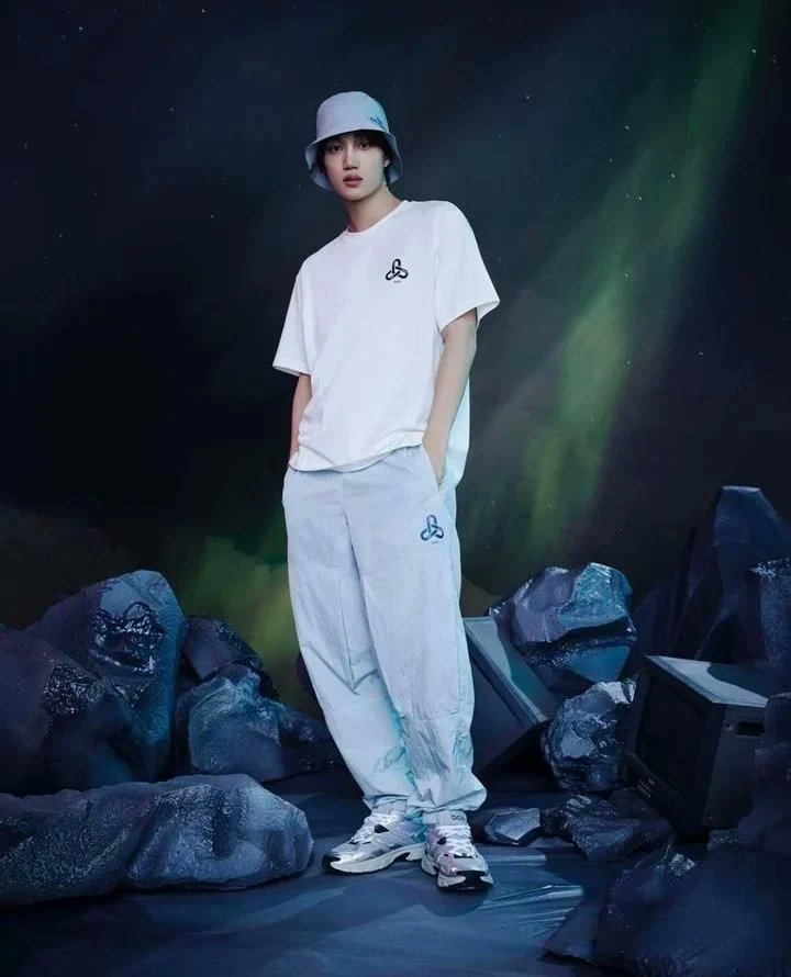 SuperM_Panama's tweet photo. 270422 bcc_blindcarboncopy Instagram Update con #KAI https://t.co/qIplXdoDZo